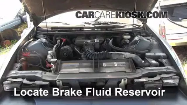 1994 Chevrolet Camaro 3.4L V6 Coupe Liquide de frein Ajouter du liquide
